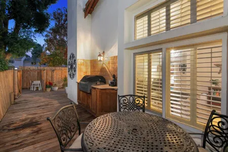 Ranch + Coast Encinitas Townhome, Serene Getaway, 3min to shops 10min to Beach
