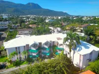 Spacious 2BR, Fast WiFi/Ocean & Mountain Views, Security & Convenience