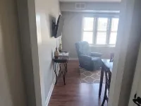 2 Bedroom Travelers Suite with Queen and Full Bed Hotels in Rock County