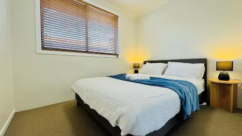 Cozy 2BR Retreat, 3-Minute Drive to Albury Airport