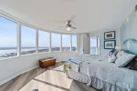 Oceanfront with Private Beach Access Pool,Spa-26FLR Panoramic River&Ocean Views!