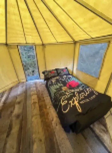 Amazing 1-bedroom yurt in Seward 貝爾克里克酒店