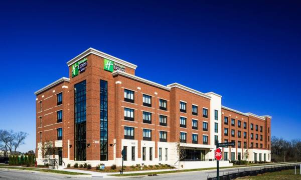 Holiday Inn Express & Suites Franklin - Berry Farms by IHG