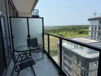 A beautiful view and brand new building Hotel a Oakville