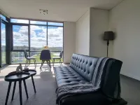 Charming 1-bedroom apartment in marvelous Belconnen with views of lake Hotels in Belconnen