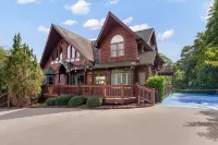 Private estate w/ hot tub, sauna, game room, theater, pickleball & epic views