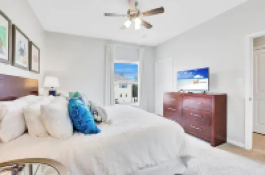 Relaxing 3Br Family Townhouse with Beach Club & Pool