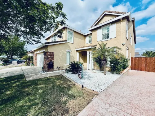 Spacious 7-bedroom villa in brilliant Merced with WiFi, fitness room, AC