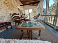 Entire house 2 miles to Misquamicut Beach- Sleeps 10!