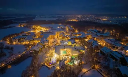 Direkter Thermenzugang & Golfresort Tiefgarage Отели в г. Бад-Грисбах-им-Ротталь