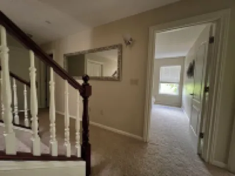 Spacious 6-bedroom house with AC, fitness room in gated quiet area Happy Valley Hotels in Sunnyside