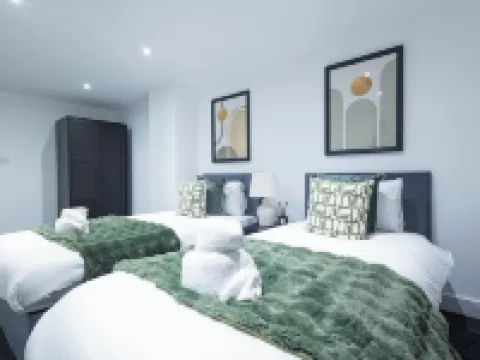 Sunrise Haven Sleeps 7 with Parking Hotels in Gravesend