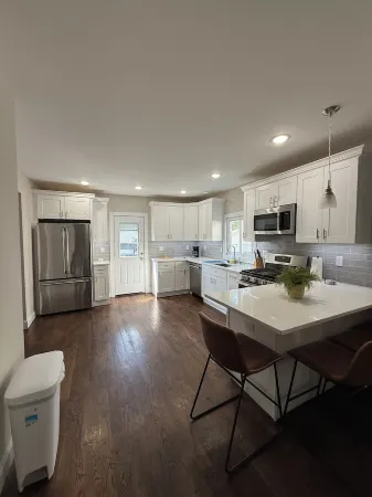 New HOME 4 Br 25 min to NYC & 10 min to EWR