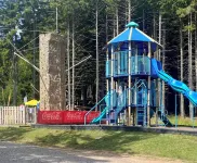 NEW! In Village Ski in/Ski out - HH#210 Hootenanny Hut sleeps 5