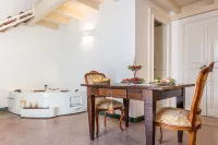 La Stanza di Felline 101 con Idromassaggio