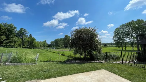 St. Peters Private Basement Guesthouse: Farm Views - Visit Family & Friends Hotels in O'Fallon Township