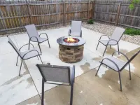 Family House: Pool, Games & Boat Parking Hotels in Huron