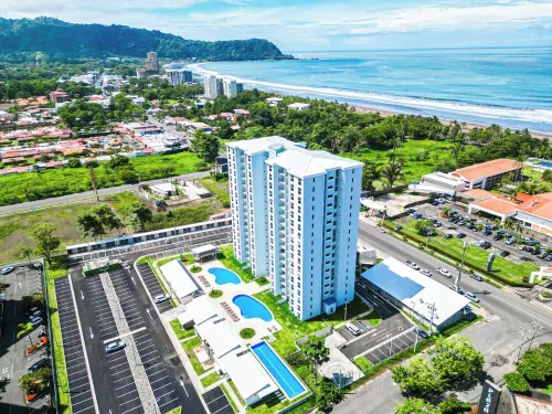 2-bedroom condo in phenomenal Jacó with AC, WiFi, fitness room