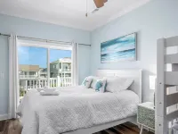 Spacious 5 bedroom 5 bath House with pool and direct access to the beach. - 4-Star