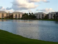 2BR Comfortable Condo with Easy Beach Access