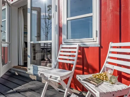 "Adils" - 5m from the Sea