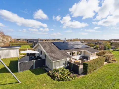 "Tjakko" - 900m from the Sea