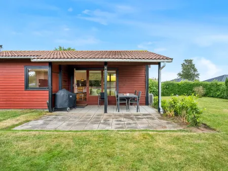 "Fulk" - 150m from the sea Отели в г. Стевнс