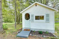 Beachy Palms Cottage on Lake Huron w/ Hot Tub! - 3-Sterne