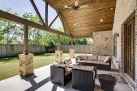 Chic Texas Abode w/ Patio & Fenced-in Yard! - 3-Star