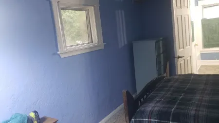 Small, clean, 1-bedroom house.  2 blocks from Theda Care Medical Center.