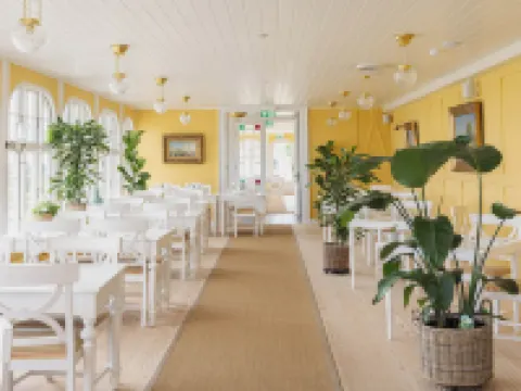 อาโรซุนด์ บาเดโฮเทล โรงแรมในฮาเดอร์สเลฟ