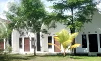 Villa Ratu Pantai فنادق في Ciracap
