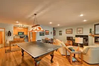 Andrews Cabin w/ Game Room & Covered Porch! - Country Houses