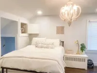 Gorgeous, Fully Remodeled Open Floor-Plan! Hotels near Wired For Less