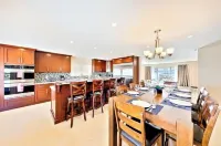 Great for Family's Disneyland Close  5 Bedrooms, 3 Baths, Sleeps 12 Pool Home