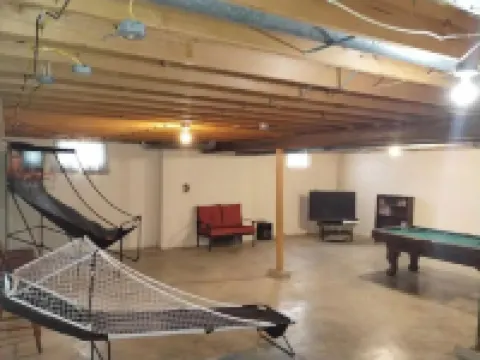 FriendsGiving Getaway : Sleeps 11 - Bar Room - Game Room - Handicap Accessible Hotels in Williams County