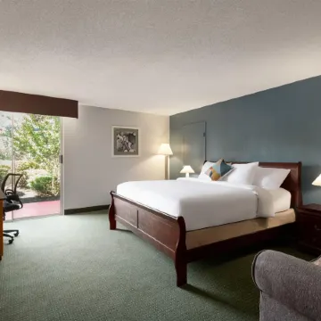 Baymont by Wyndham Salem Roanoke Area Отели в г. Сейлем