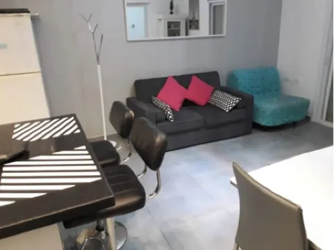 Splendid renovated 3-room apartment WIFI A/C terrace