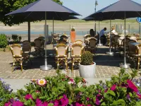 Beachside Flat with Sunny Patio Hotels in Cayeux-sur-Mer