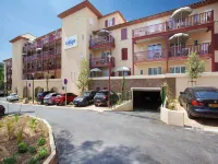 Apartment in Cavalaire-sur-Mer near Beach - Apartments