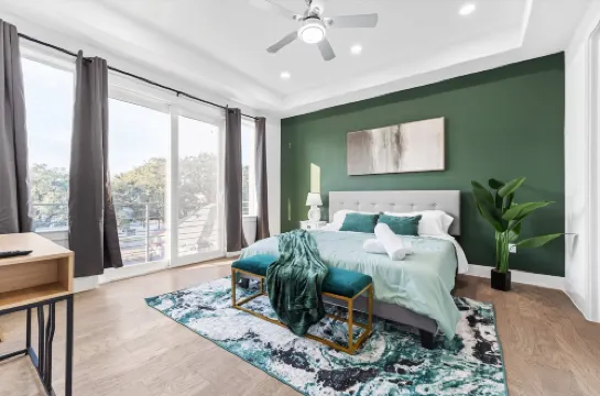 Luxurious 3 Bed3 Bath Near Downtown Houston