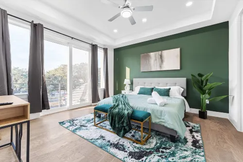 Luxurious 3 Bed3 Bath Near Downtown Houston Hotels in Houston