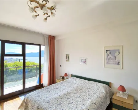 Holiday Home in Italy with Sea Views Hoteles en Luino