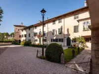 "Rambaldo" with garden in the castle