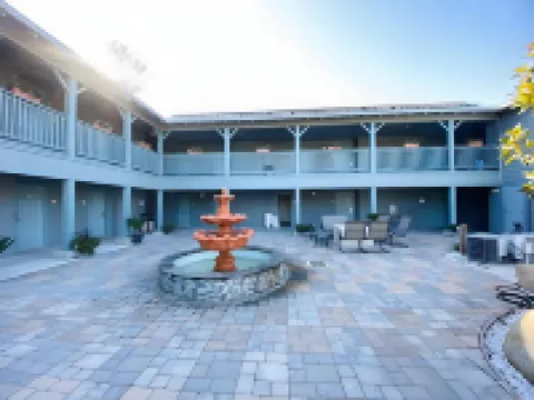 Morro Shores Inn and Suites