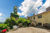 Cosy Farmhouse in Bacchereto with Swimming Pool