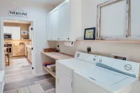 5 Mi to Lake! Home w/ Boat Parking & Pool Access - parking