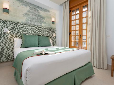 Bright Apartment in the heart of Seville. Tomás de Ibarra II