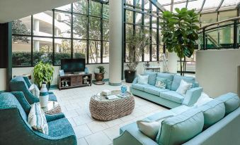 Phoenix on the Bay by Brett Robinson Vacations