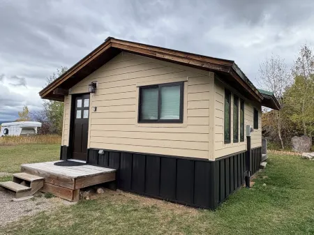 Cozy Cabin escape in the Tetons